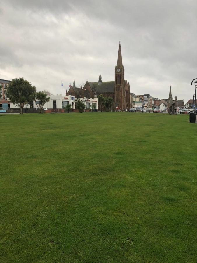 Ace Largs Ground Floor Apartment With Garden Exterior photo